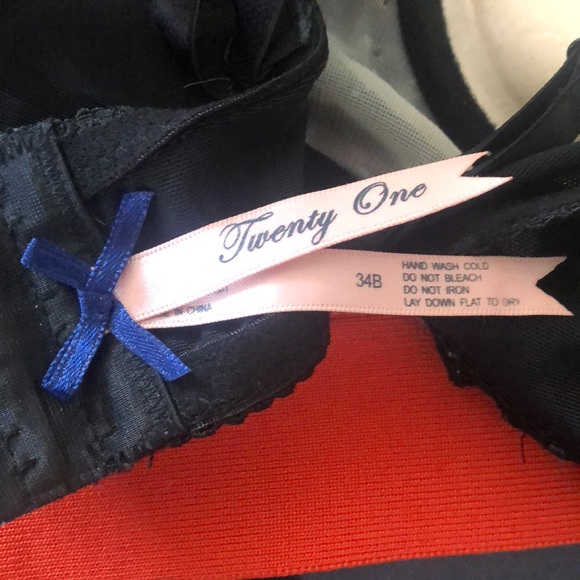 Black sequin embroidery top - Picture 6 of 6